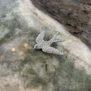 VINTAGE Smithsonian dove Brooch, EUC